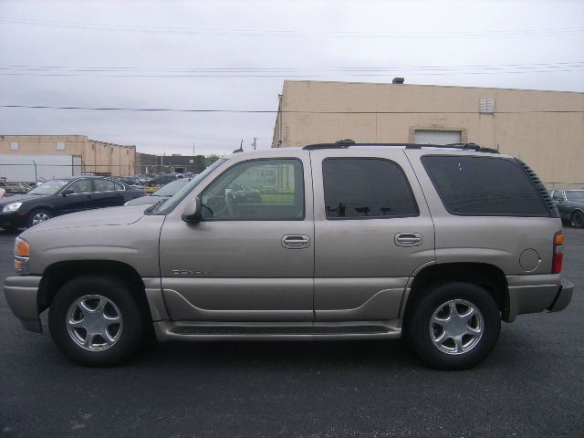 GMC Yukon 2003 photo 4