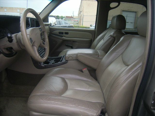 GMC Yukon 2003 photo 8