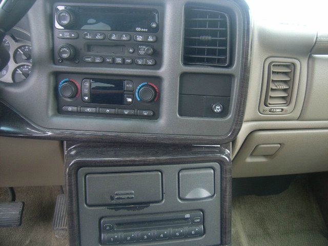 GMC Yukon 2003 photo 9