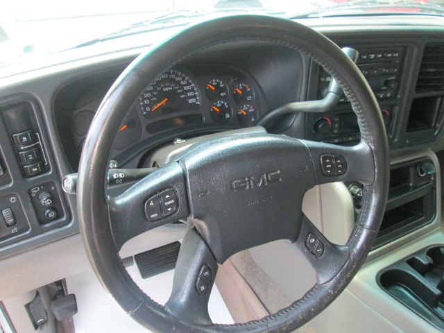 GMC Yukon 2003 photo 12