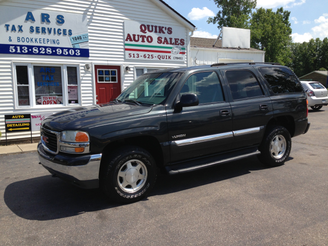 GMC Yukon 2003 photo 2