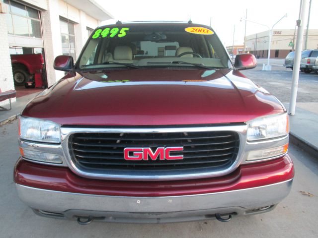 GMC Yukon 2003 photo 2