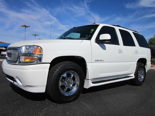 GMC Yukon 2003 photo 3