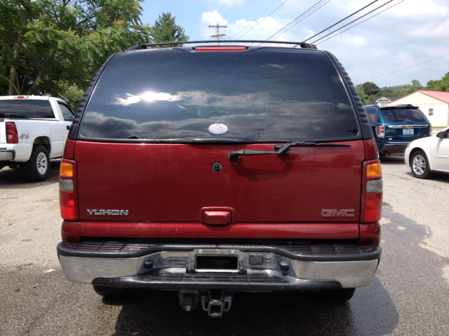 GMC Yukon 2003 photo 3