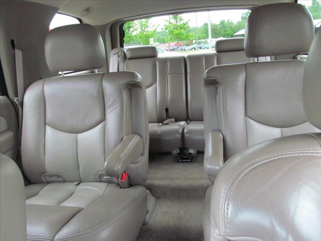 GMC Yukon 2003 photo 22