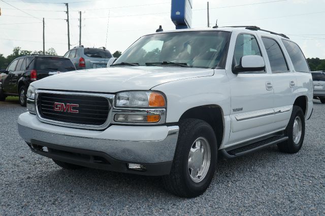 GMC Yukon 2003 photo 2