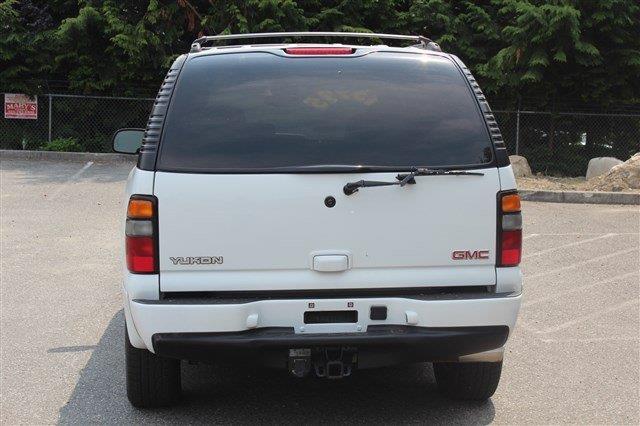 GMC Yukon 2004 photo 3