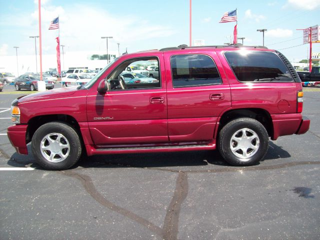 GMC Yukon 2004 photo 4