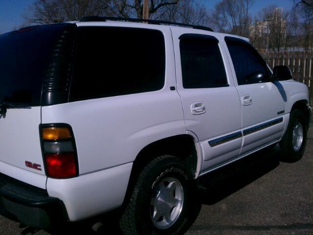 GMC Yukon 2004 photo 2