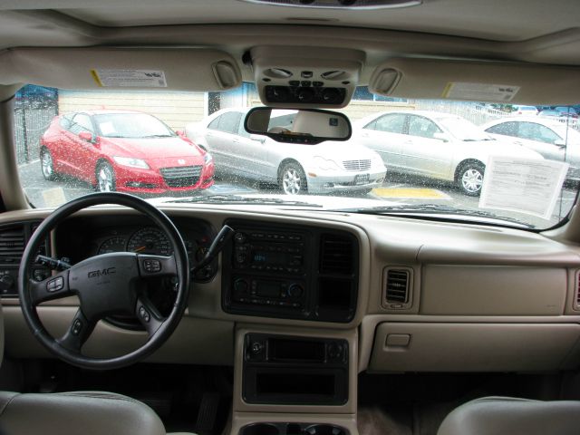 GMC Yukon 2004 photo 12