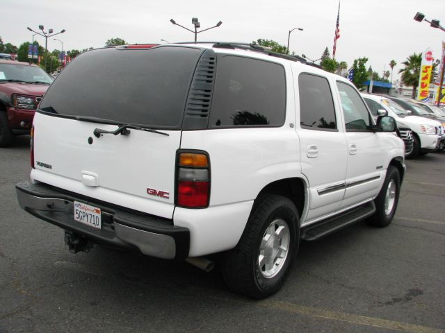 GMC Yukon 2004 photo 18