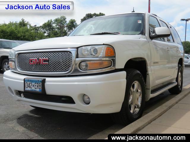 GMC Yukon 2004 photo 2