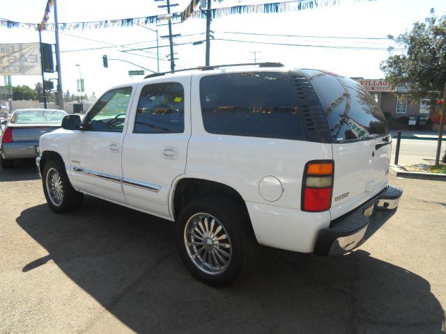 GMC Yukon 2004 photo 4