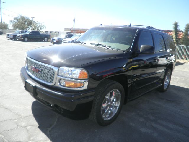 GMC Yukon 2004 photo 3