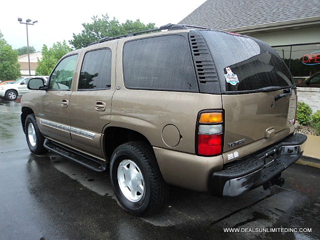 GMC Yukon 2004 photo 1