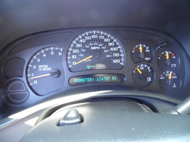 GMC Yukon 2004 photo 11