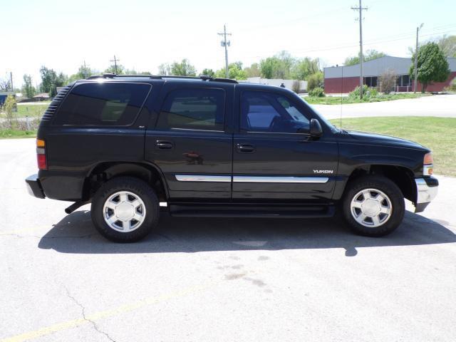 GMC Yukon 2004 photo 3