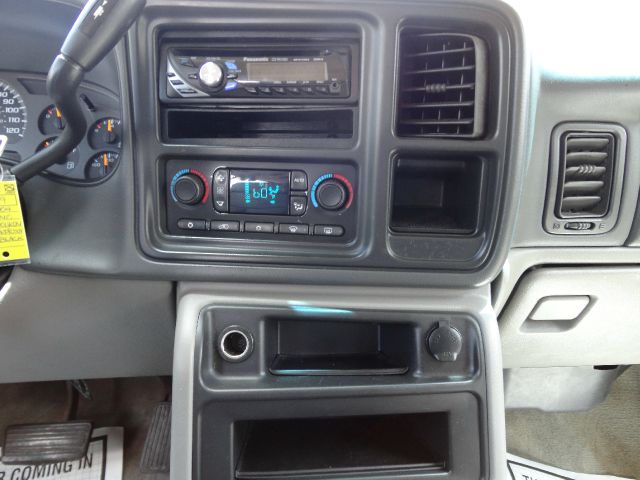 GMC Yukon 2004 photo 16