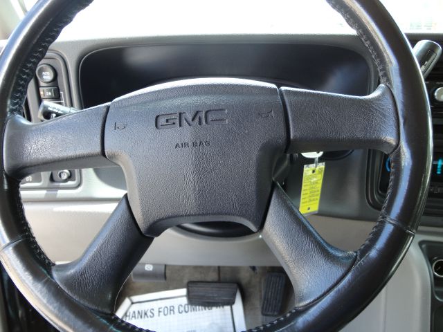 GMC Yukon 2004 photo 17