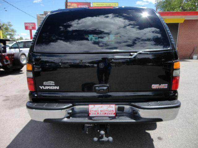 GMC Yukon 2004 photo 21