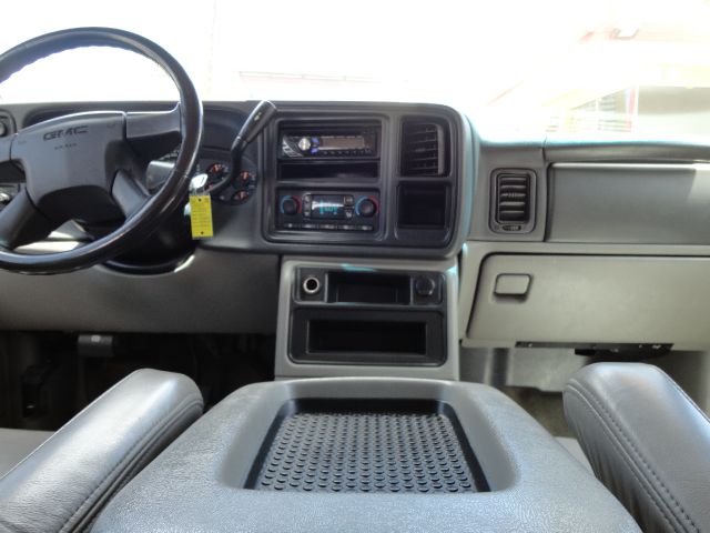 GMC Yukon 2004 photo 6