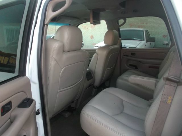 GMC Yukon 2004 photo 1