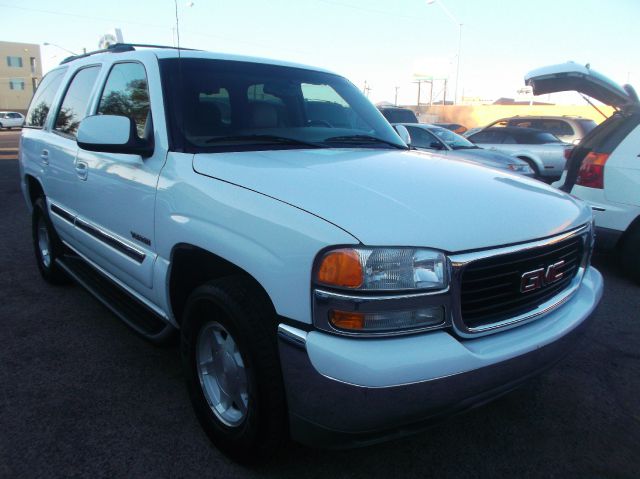 GMC Yukon 2004 photo 2