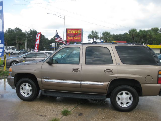 GMC Yukon 2004 photo 1