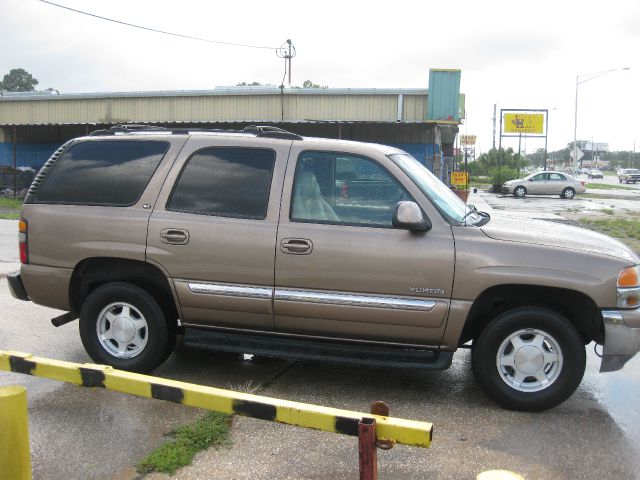 GMC Yukon 2004 photo 2