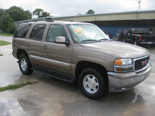 GMC Yukon 2004 photo 4