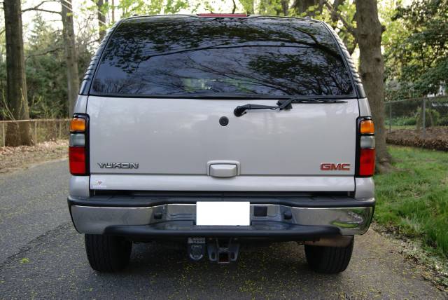 GMC Yukon 2004 photo 3