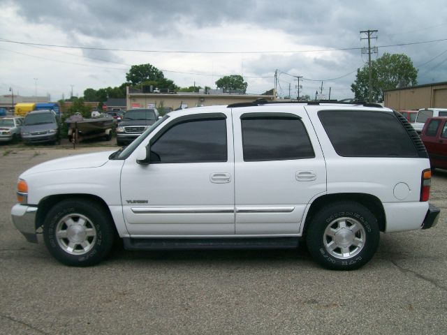 GMC Yukon 2004 photo 4