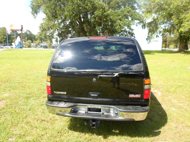 GMC Yukon 2004 photo 3