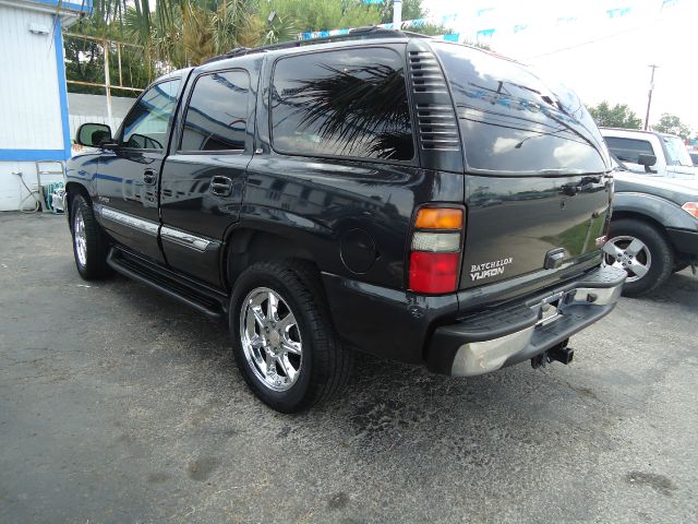 GMC Yukon 2004 photo 3