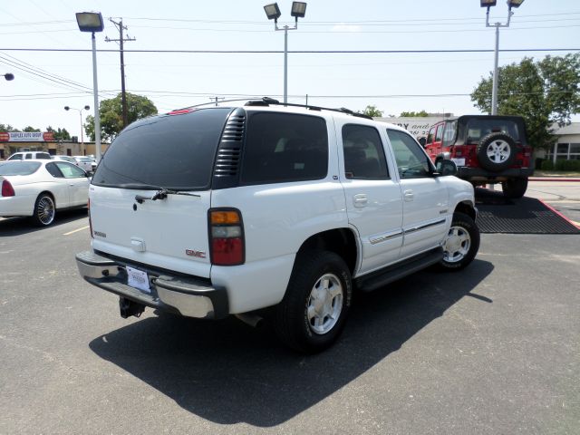 GMC Yukon 2004 photo 3