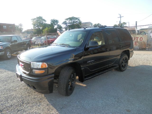 GMC Yukon 2004 photo 3