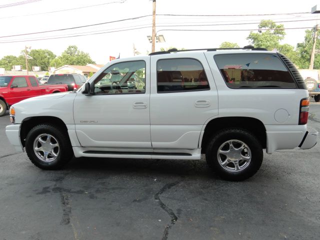 GMC Yukon 2004 photo 4