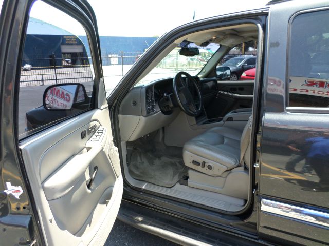 GMC Yukon 2004 photo 2