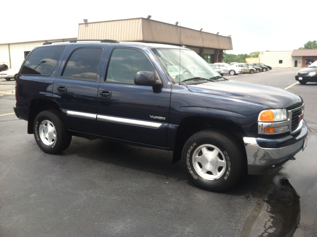 GMC Yukon 2004 photo 1