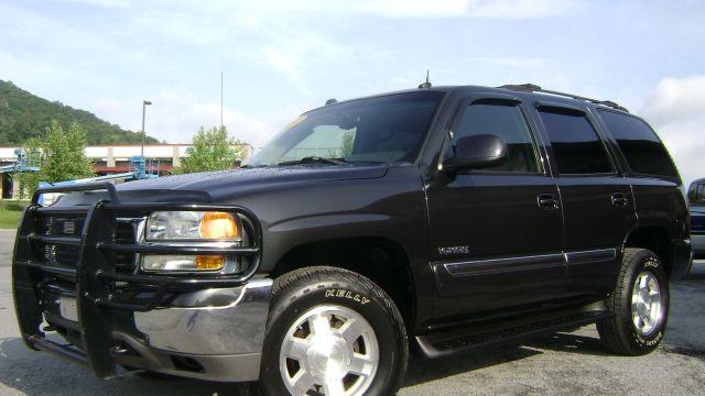 GMC Yukon 2004 photo 2