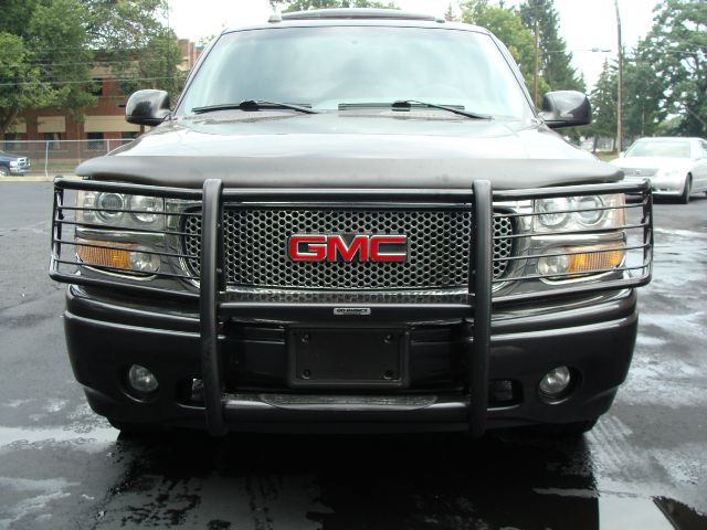 GMC Yukon 2004 photo 3