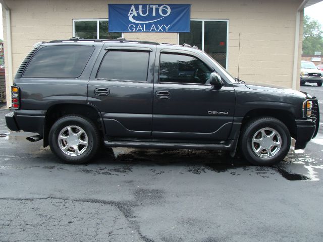 GMC Yukon 2004 photo 4