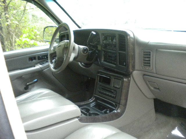 GMC Yukon 2004 photo 1