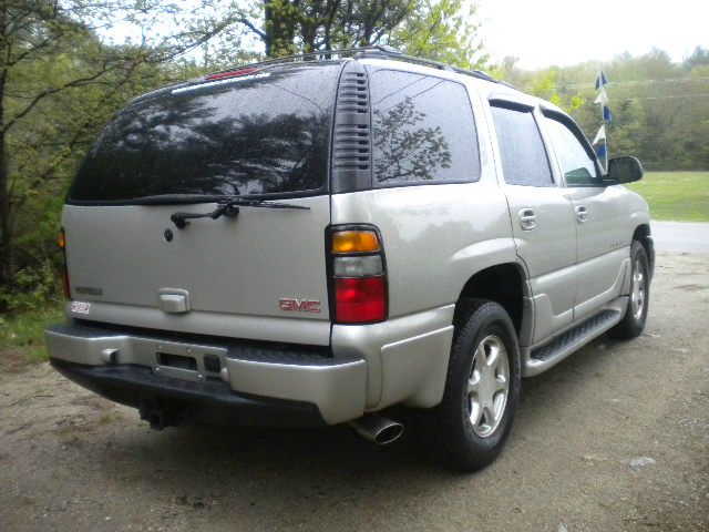 GMC Yukon 2004 photo 36