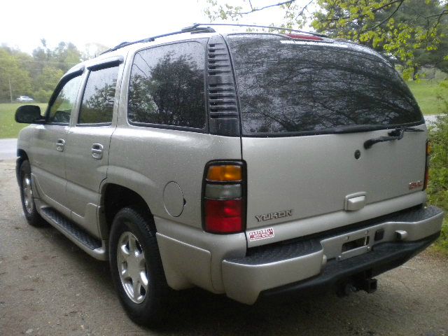 GMC Yukon 2004 photo 42