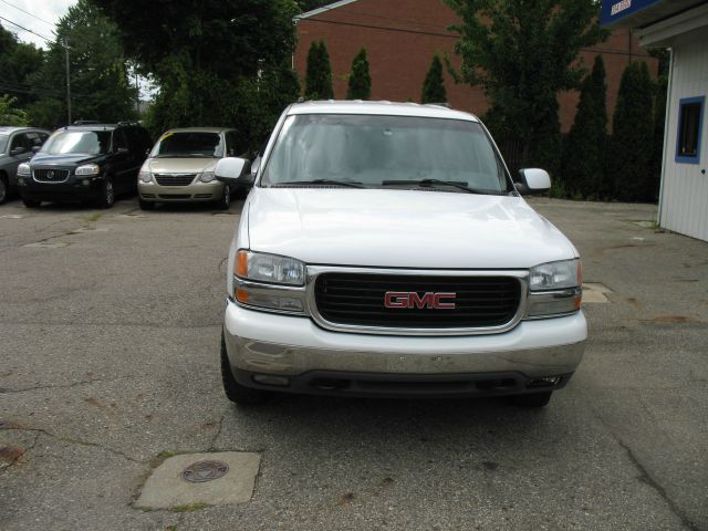 GMC Yukon 2004 photo 1