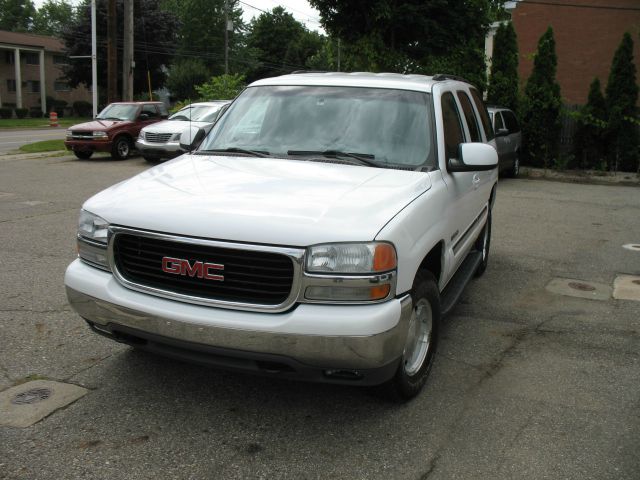 GMC Yukon 2004 photo 2