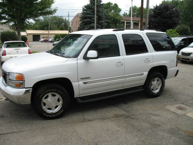 GMC Yukon 2004 photo 3