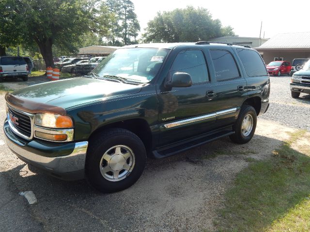 GMC Yukon 2004 photo 2