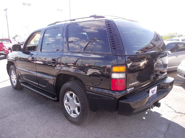 GMC Yukon 2004 photo 3